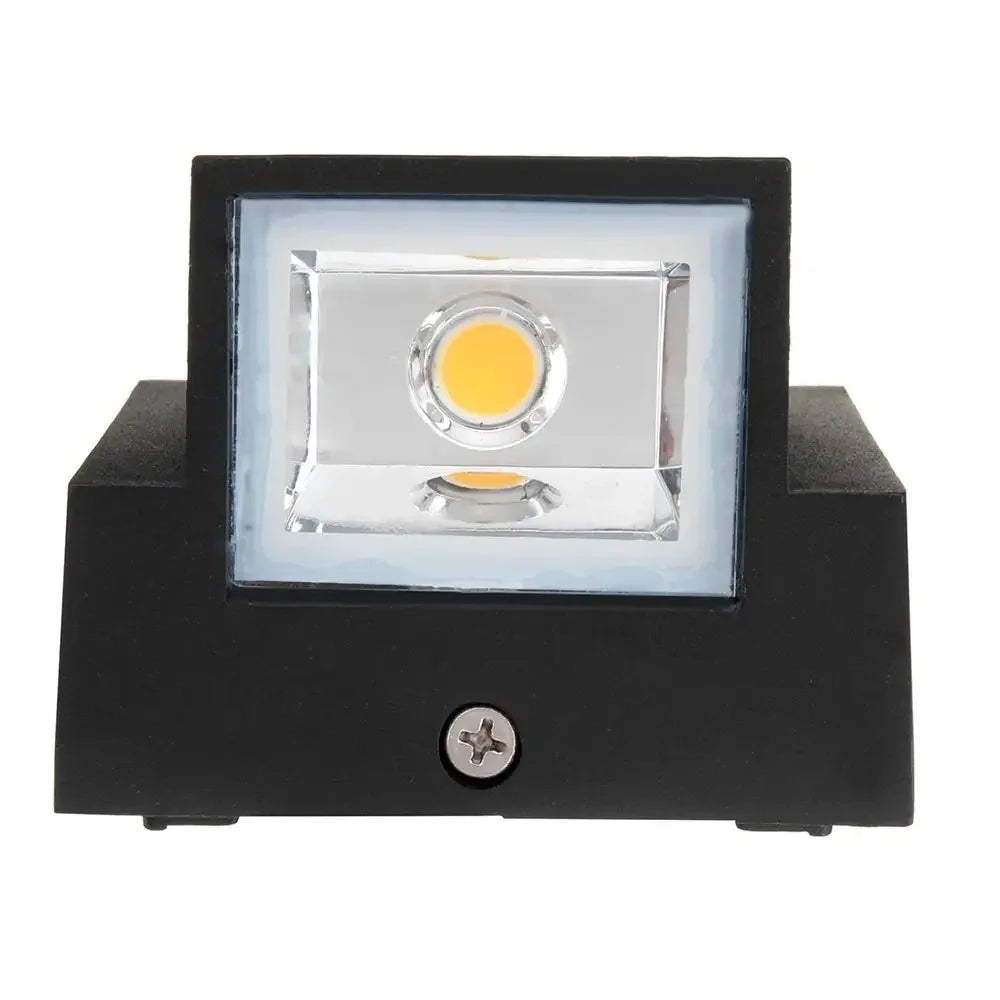 IP65 Outdoor Wall Light – product image 4